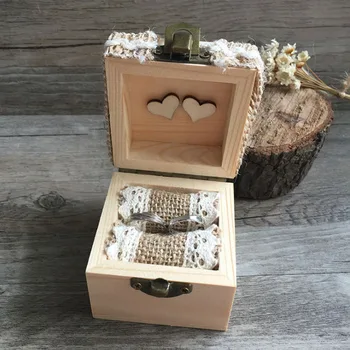 Гореща разпродажба, модни дървена персонализирана подарък кутия за годежни пръстени в селски стил, дървена кутия за брачни халки по поръчка, вашите имена и дата на